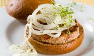 Рецепт - гамбургеры гриль с маринованным луком