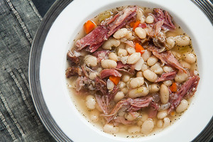 Рецепт - супа с белой фасолью и окороком