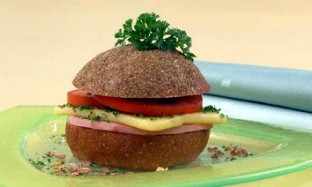 Рецепт - гамбургеры с сыром и помидорами