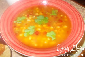 Рецепт - тосканский суп из фасоли с розмарином и зеленый салат с огурцами и мятой