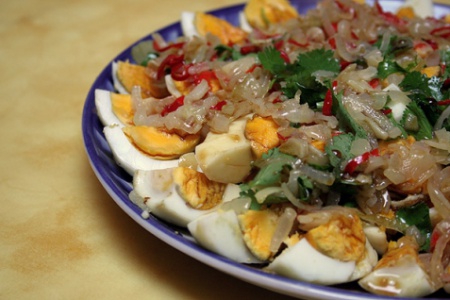Рецепт тайского салата из яиц