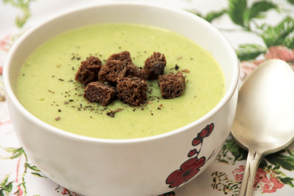 Рецепт - суп-пюре из зеленого гороха