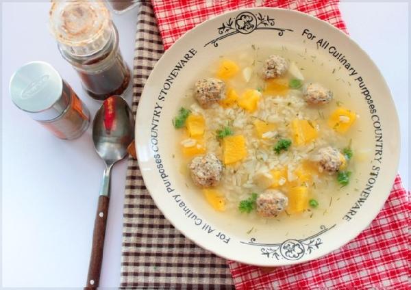 Рецепт - тыквенный суп с рисом и мясными шариками