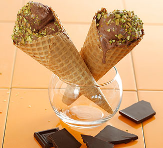 Рецепт - шоколадно-ванильное мороженое с фисташками