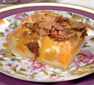 Рецепт - пирог с персиками и мюсли