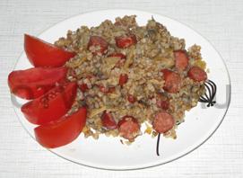 Рецепт - гречка с грибами и сосисками