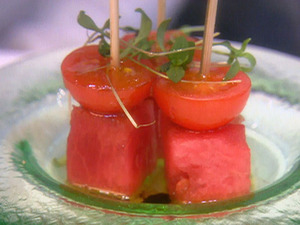 Рецепт - канапе из помидоров и арбуза