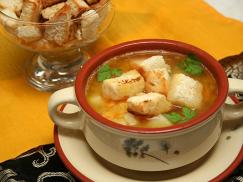 Рецепт - гороховый суп с копченостями и гренками