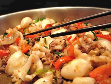 Блюда из кальмаров. Рецепты приготовления салатов, закусок и основных блюд и кальмаров.