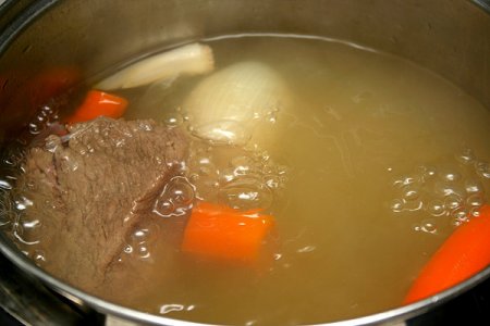 Рецепт - гороховый суп с копченостями и гренками