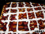 Рецепт - сливовый пирог с решеткой из безе