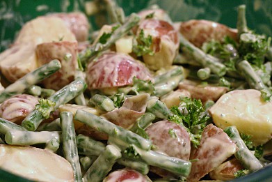Рецепт - салат с картофелем и стручковой фасолью