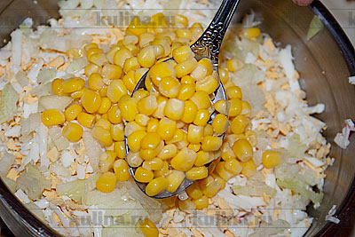 Рецепт - салат с крабовыми палочками и кукурузой