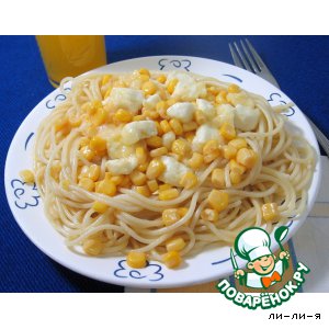 Рецепт - спагетти с жареным сыром и кукурузой