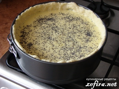 Рецепт - вкусного пирога с маковой начинкой и сметанным суфле