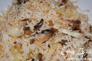 Рецепт - китайский гарнир – жареный рис с грибами и сладким перцем
