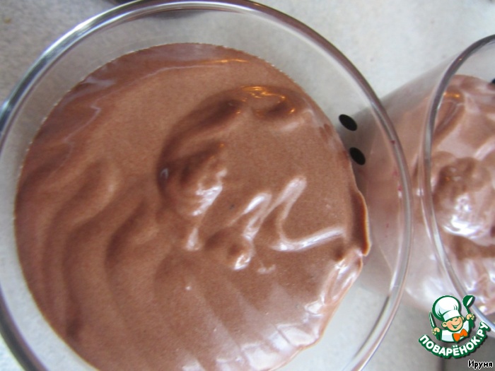 Рецепт - шоколадный мусс на черничном желе