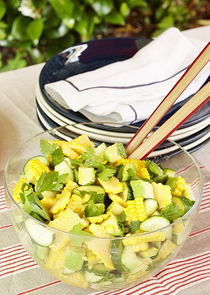 Рецепт - салат из кукурузы с авокадо и огурцом