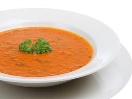 Рецепт супа из свежих томатов с маслом базилика
