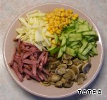 Рецепт - салат с копченым языком, грибами, огурцом