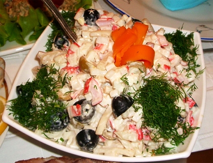Рецепт - салат с крабовыми палочками и кукурузой