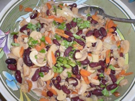 Рецепт - слоеный зимний салат с чипсами