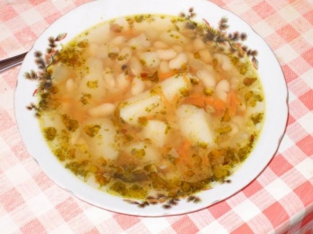 Рецепт - суп из фасоли с мидиями