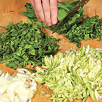 Рецепт - наполеон со шпинатом, листьями черемши и капустой