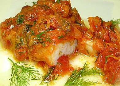 Рецепт - рыба тушеная в томате с овощами