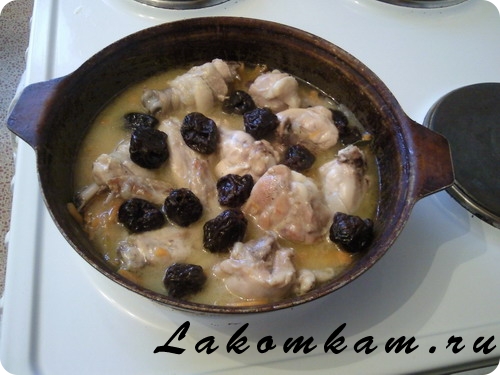 Рецепт - курица жареная с черносливом и оливками