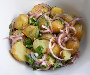 Картофельный весенний салат