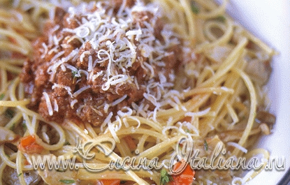 Поддельные спагетти болонезе