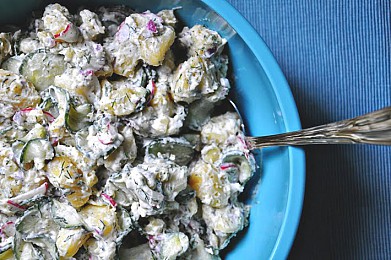 Рецепт - салат из картофеля, редиса и маринованных огурцов