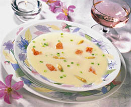 Рецепт - суп из спаржи с копченым лососем