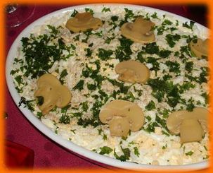 Салат из грибов с яйцами и сыром