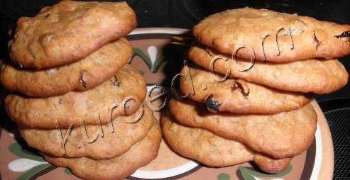 Рецепт - диетическое овсяное печенье с изюмом