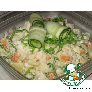Салат с  отварной рыбой и овощами