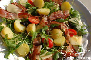 Рецепт - салат с запеченным картофелем, беконом и помидорами