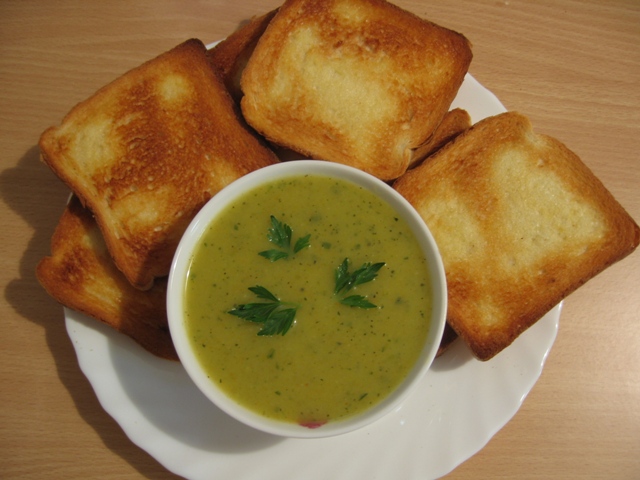 Рецепт - Супы-пюре : Суп-пюре из ревеня, кураги и яблок