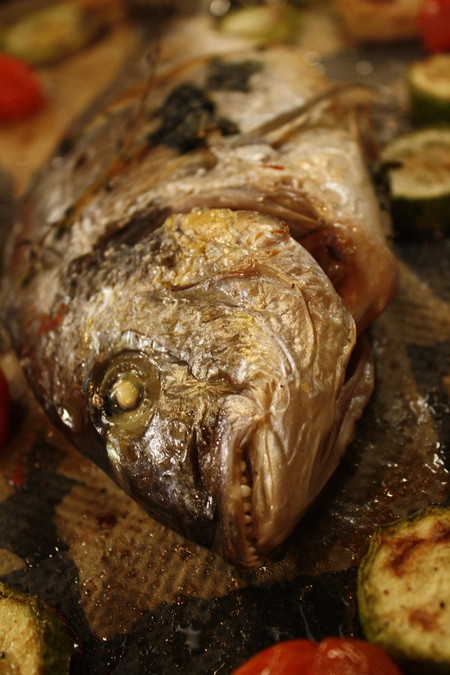 Рецепт - Горячие закуски с рыбой : Рыба, запеченная с кабачками