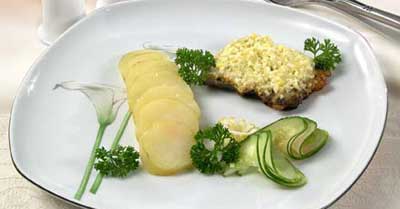 Рецепт - Блюда из мяса и субпродуктов : Отбивные из печени с яйцом и сыром