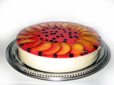 Рецепт - клубничный торт с ягодами малины Рандеву
