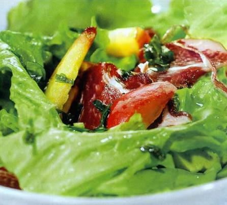 Рецепт - салат из нектаринов, авокадо и ветчины
