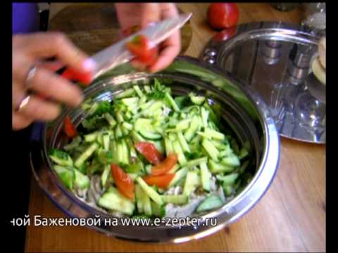 Салат из курицы и овощей